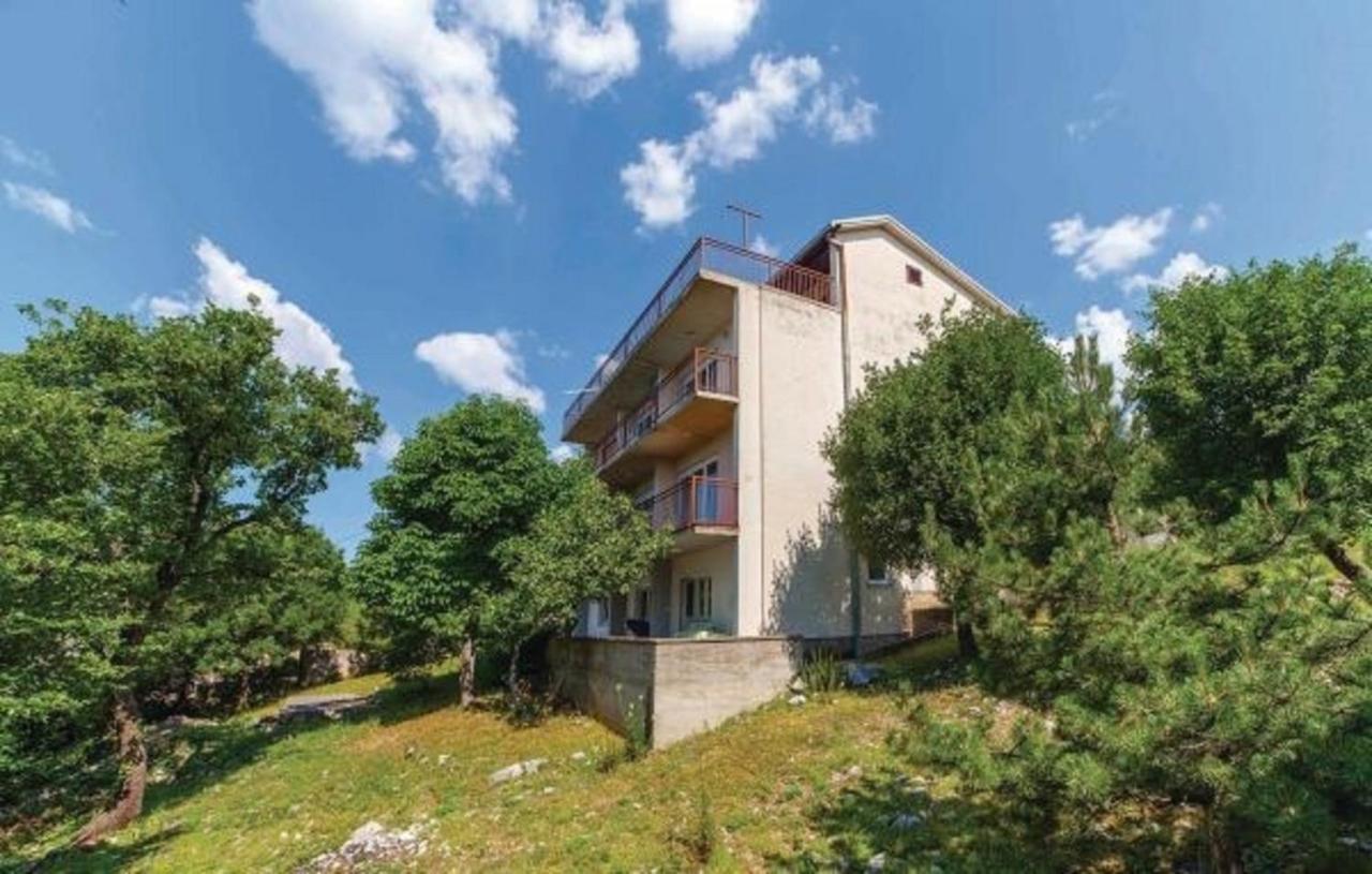 Big White Apartment Novi Vinodolski Esterno foto